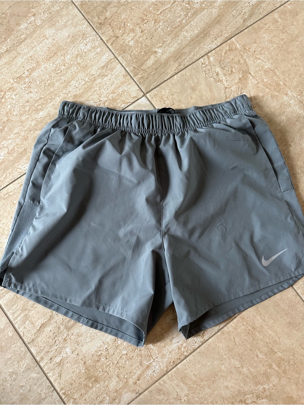 Nike Men’s Challenger Brief-Lined Running Shorts 7” Length Grey